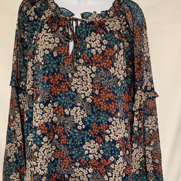 Wonderly Tops - Wonderly Navy Floral Blouse with Orange and Cream Accents Ruffle Sleeves!